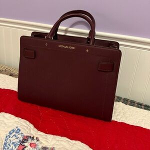 BNWOT Michael Kors Purse